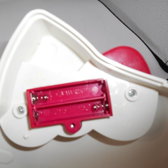 HELLO KITTY COLLECTIBLE SANRIO 2012 PLASTIC HAND PURSE CASE LIGHTS UP!! TOY - Picture 11 of 15